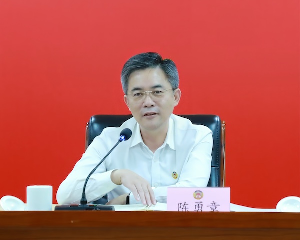 陈勇章2.jpg
